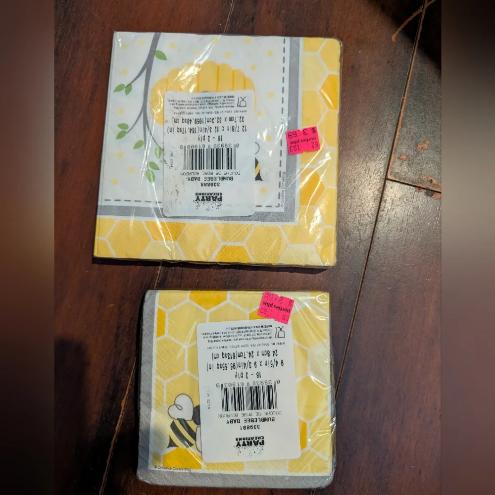 Party City Bee Themed Disposable Napkins - Yellow and Black